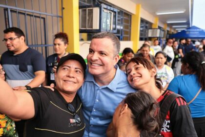 Rodrigo Sá acompanha retomada do programa Governo Presente na zona Leste de Manaus