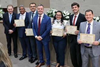 Vereador Rodrigo Sá participa de solenidade em homenagem ao Dia do Advogado na CMM