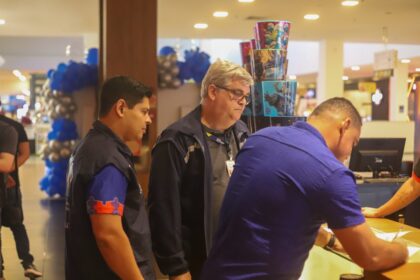 Deputado Mário César Filho acompanha Procon-AM em fiscalização que resulta em autuação de cinema da zona Norte de Manaus