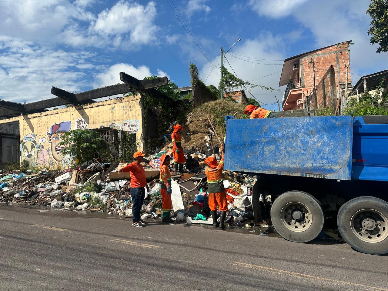 Força-tarefa da prefeitura elimina mais de 1,2 mil lixeiras irregulares em Manaus no primeiro mês de atuação