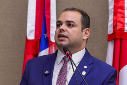 Presidente Roberto Cidade comanda sessão de reabertura das atividades parlamentares na Aleam e faz anúncios para o segundo semestre