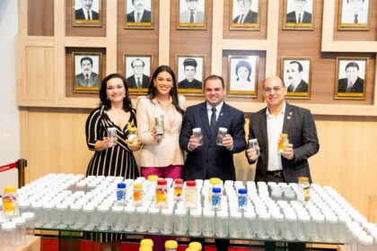 Semana Mundial do Aleitamento Materno: Deputada Mayra Dias entrega mil potes de vidro para Banco de Leite do Estado