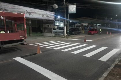 Prefeitura de Manaus reforça sinalização viária com foco em pedestres e ciclistas na região central e zona Oeste