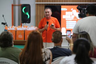 Prefeitura de Manaus mobiliza a população sobre a importância do descarte correto de lixo