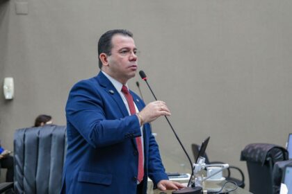 Wilker Barreto questiona legalidade da apresentação do relatório quadrimestral da Saúde do Amazonas