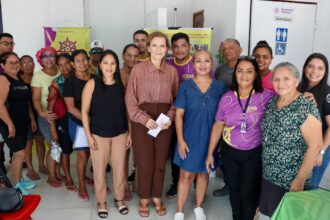 Yomara Lins visita instituto que transforma vidas de mulheres e idosos em Manaus