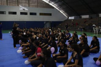Primeiro dia do Curso de Defesa Pessoal Feminina reúne participantes no Ginásio Renné Monteiro