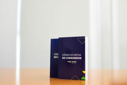 Procon-AM lança versão acessível do Código de Defesa do Consumidor em Libras e áudio