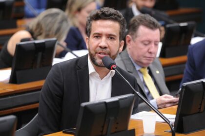 Conselho de Ética faz novo sorteio para escolha de relator em processo contra André Janones