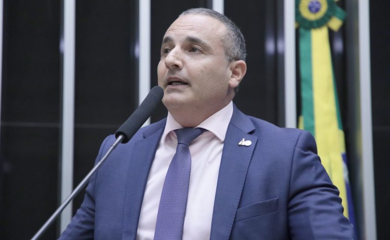 Projeto obriga condenados a ressarcirem suas vítimas