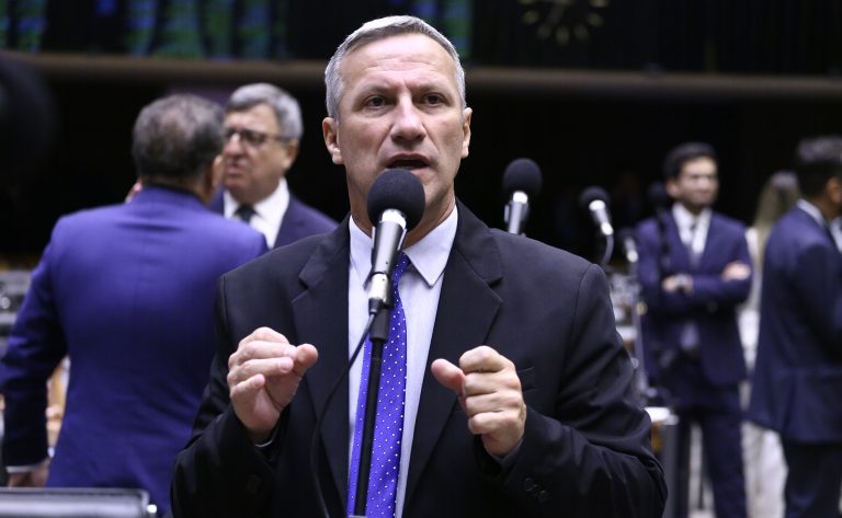 Vice-líder do governo afirma que a prioridade neste semestre é defender a soberania nacional