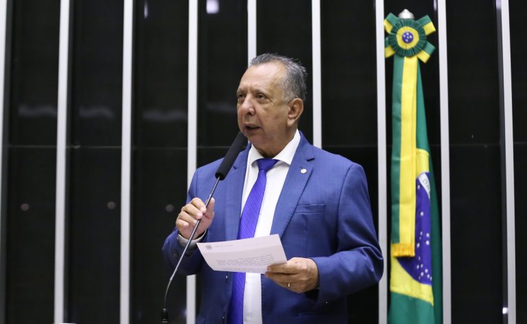 Comissão aprova projeto que cria programa para proteger dados dos consumidores