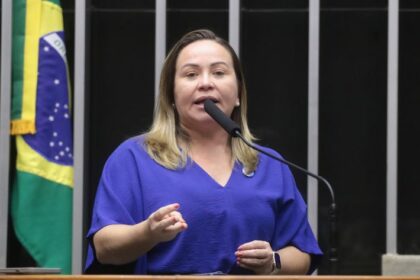 Comissão aprova projeto que define símbolo para identificar doenças raras