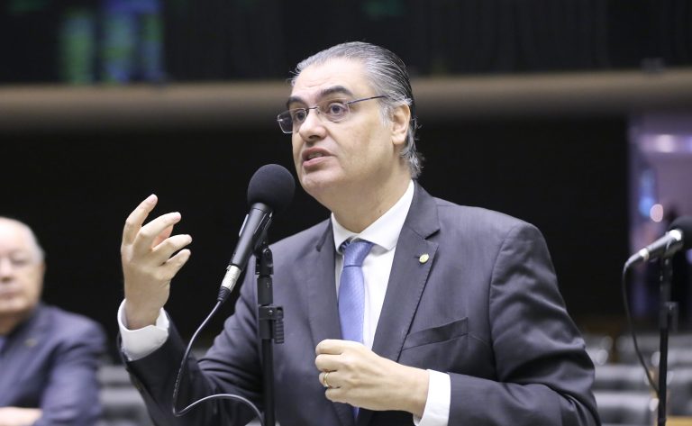 Deputados vão debater ações do Brasil para minimizar efeitos do “tarifaço” dos EUA
