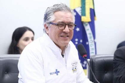Ministro da Saúde será ouvido por comissão que analisa criação de programa do SUS