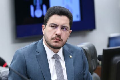 Debatedores defendem aprovação de projeto que amplia proteção de crianças e adolescentes no ambiente digital
