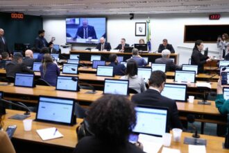 Hugo Motta envia 20 representações contra 11 deputados ao Conselho de Ética