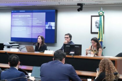 Especialistas alertam para conteúdos violentos direcionados a crianças e adolescentes em plataformas digitais