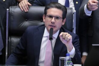Motta diz que há limites para protestos e que o respeito à Mesa é inegociável