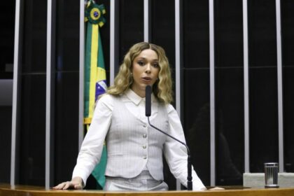 Deputados governistas e da oposição defendem soluções diferentes para combater crimes cibernéticos contra crianças