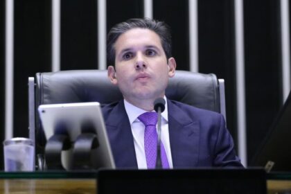 Motta anuncia grupo de trabalho para formular projeto sobre segurança de crianças na internet