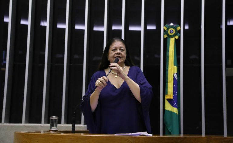Comissão aprova aumento de pena para o aliciamento de crianças e adolescentes por meio da internet
