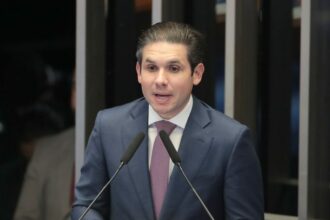 Motta anuncia comissão geral para discutir reforma administrativa