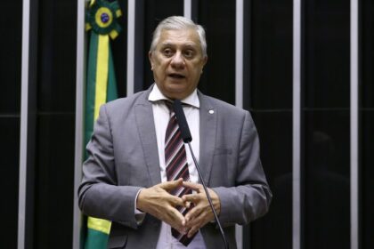 Comissão aprova repasse de royalties do petróleo a municípios vizinhos à exploração