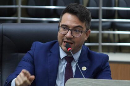 Rodrigo Guedes manifesta preocupação com retirada de árvores na Avenida do Turismo, em Manaus