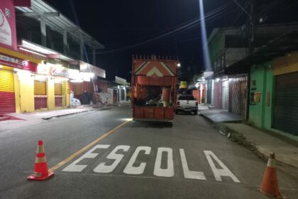 Prefeitura avança com nova etapa de revitalização da sinalização viária em Manaus