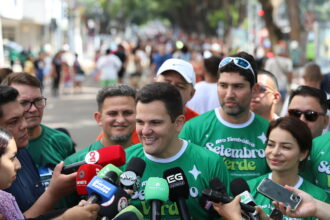 Vice-prefeito celebra sucesso do primeiro mês da faixa liberada na avenida Getúlio Vargas