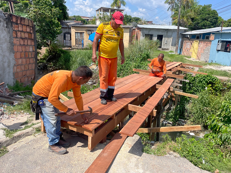 Prefeitura de Manaus constrói pontes nas ruas São Paulo e Rio Sol e transforma a rotina de moradores