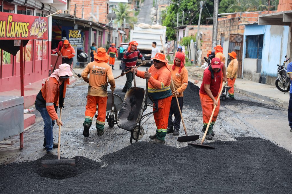 Prefeitura de Manaus intensifica obras no bairro Flores e moradores celebram avanço na infraestrutura