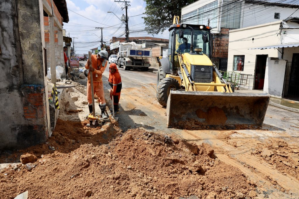 Prefeitura recupera rede de drenagem na avenida Liberdade