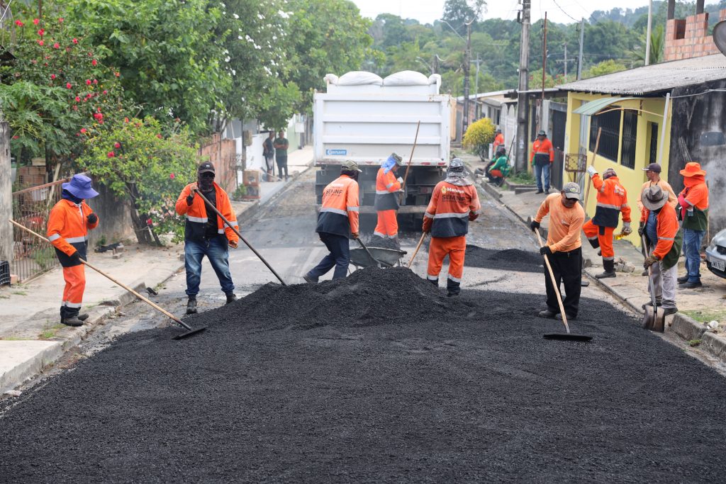 PMM realiza recuperação asfáltica no bairro Colônia Terra Nova