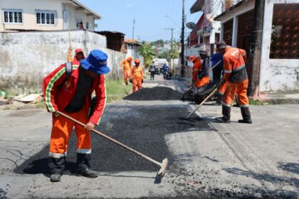 Prefeitura de Manaus leva nova frente de recapeamento ao bairro Japiim e moradores comemoram melhorias