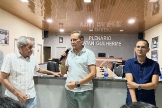 Adjuto Afonso garante recursos para construção de Centro de Apoio ao Tratamento de Autistas em Beruri