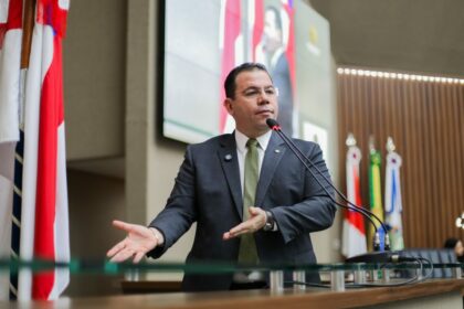 Após decisão do TCE sobre OSS em Lábrea, Wilker Barreto volta a cobrar mudanças na gestão da Saúde