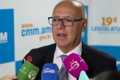 Lei proposta por Mitoso que beneficia profissionais de beleza em Manaus é promulgada na CMM
