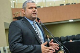 CMM: vereador Elan Alencar destaca visita às famílias do residencial Carlos Braga