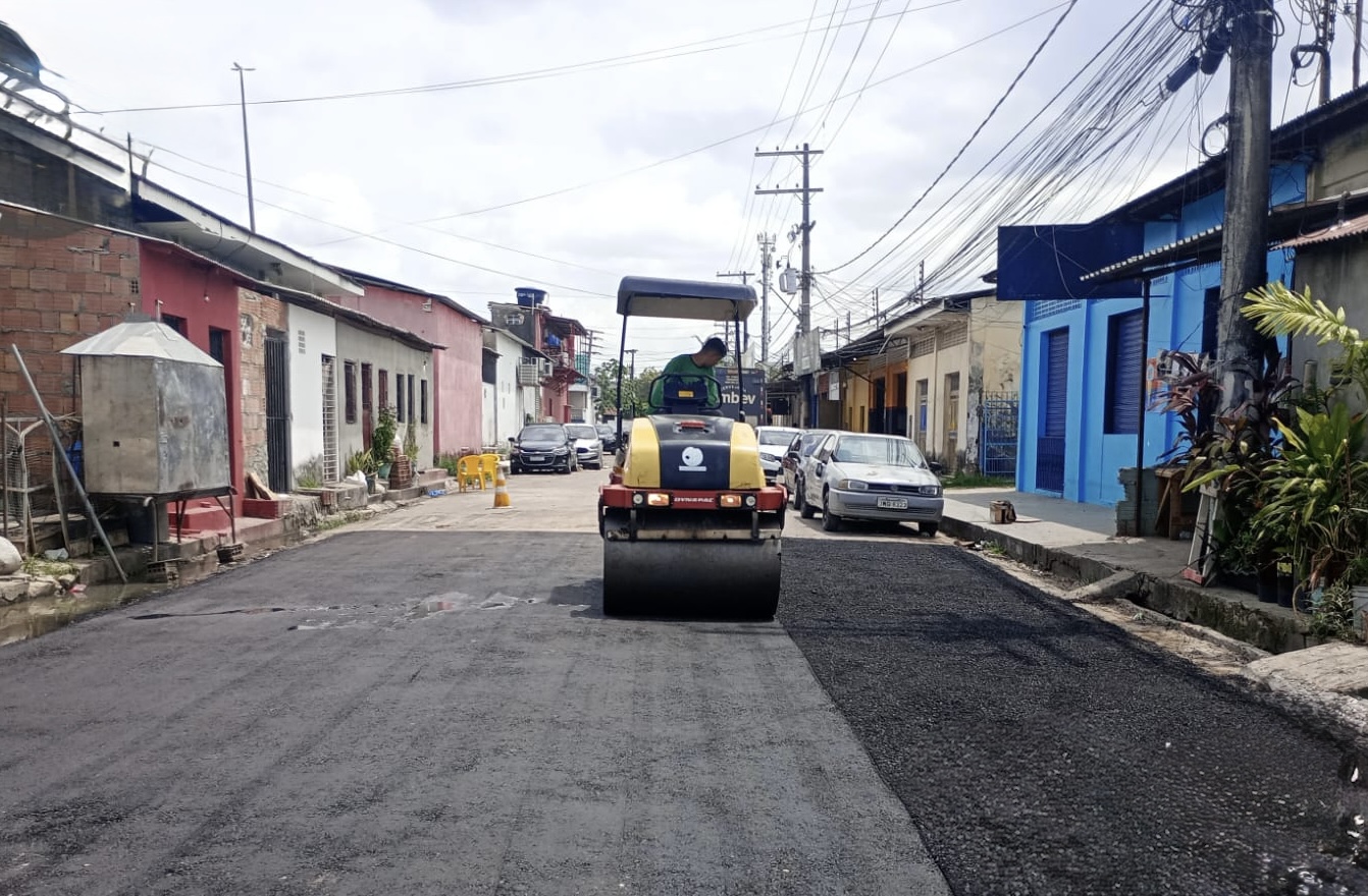 PMM realiza recuperação asfáltica de via no bairro Cidade Nova