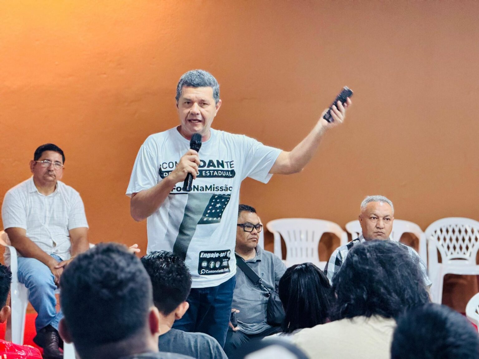 Comandante Dan anunciou a destinação de emendas e fez entrega de equipamentos e implementos a pescadores