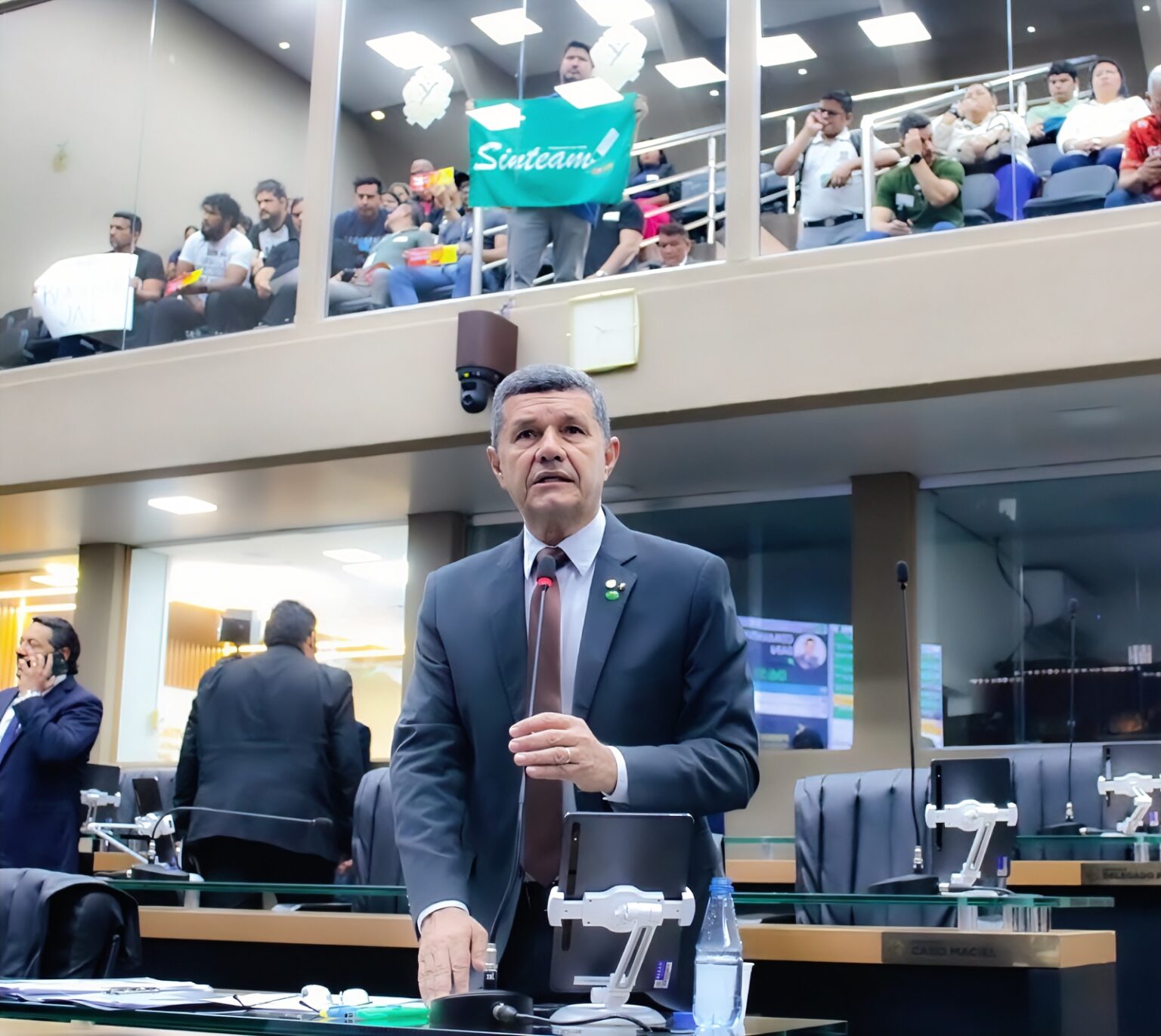 Comandante Dan defende a data-base de servidores públicos