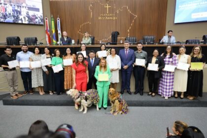 Comandante Dan homenageia  psicólogos na Aleam e ressalta os desafios da saúde mental no Amazonas