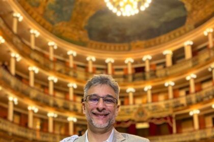 Espetáculo ‘Lendas Amazônicas 2’ encanta público no Teatro Amazonas com toadas e inclusão