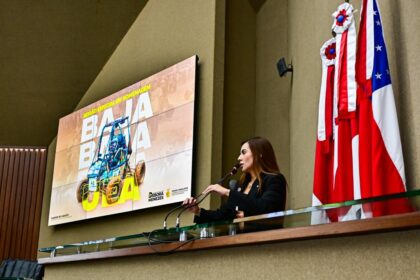 Deputada Débora Menezes homenageia Equipe Baja UEA na Assembleia Legislativa do Amazonas