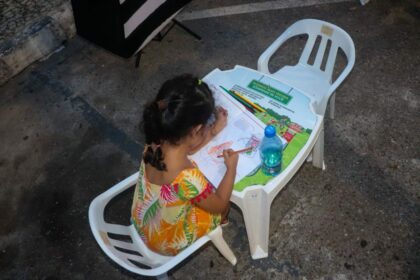 Detran-AM: Ação educativa na Ponta Negra conscientiza sobre o trânsito seguro