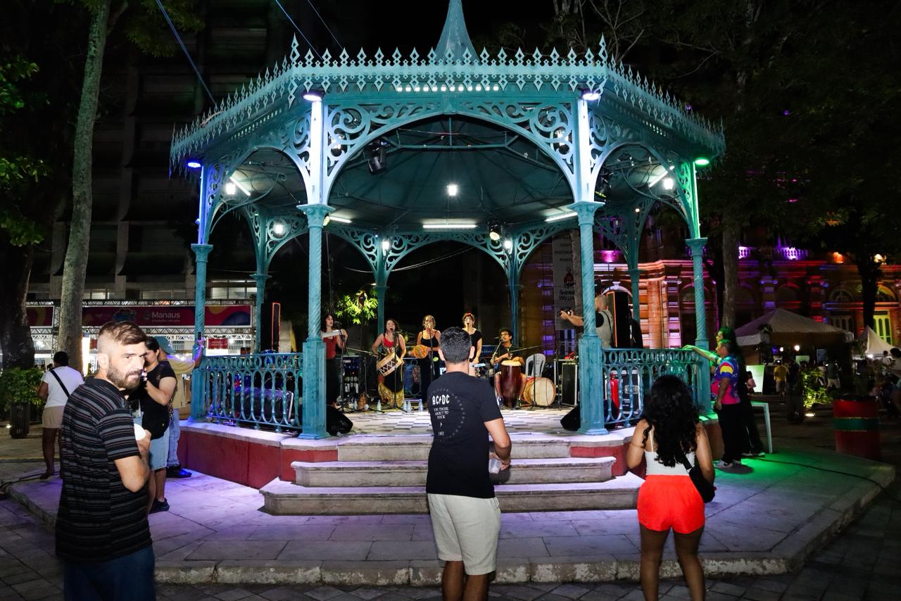 Música, cultura e conexões movimentam a praça Dom Pedro 2º no último dia do ‘#SouManaus Passo a Paço 2025’