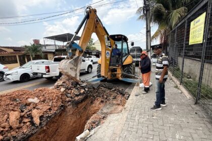 Recuperação de drenagem na avenida Professor Nilton Lins