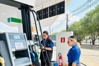 Operação Abastecimento Seguro: Postos flutuantes passam por fiscalização do Ipem